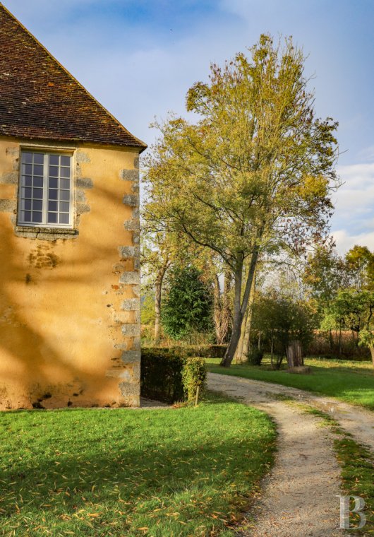 A meticulously renovated 18th century manor house to the south of the Écouves national forest in the Orne department - photo  n°5